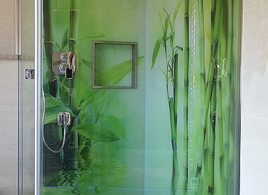 Glasrückwand Dusche mit Fotomotiv